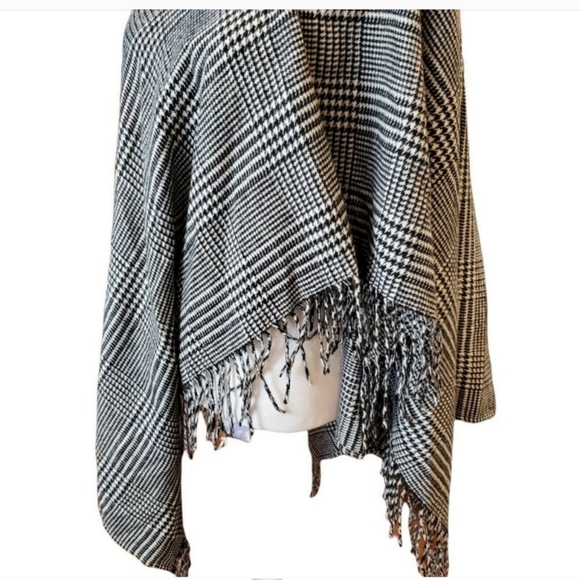 Talbot's Houndstooth Checkered Cowl Neck Turtleneck Fringe Poncho Cape Shawl M/L - Picture 4 of 8